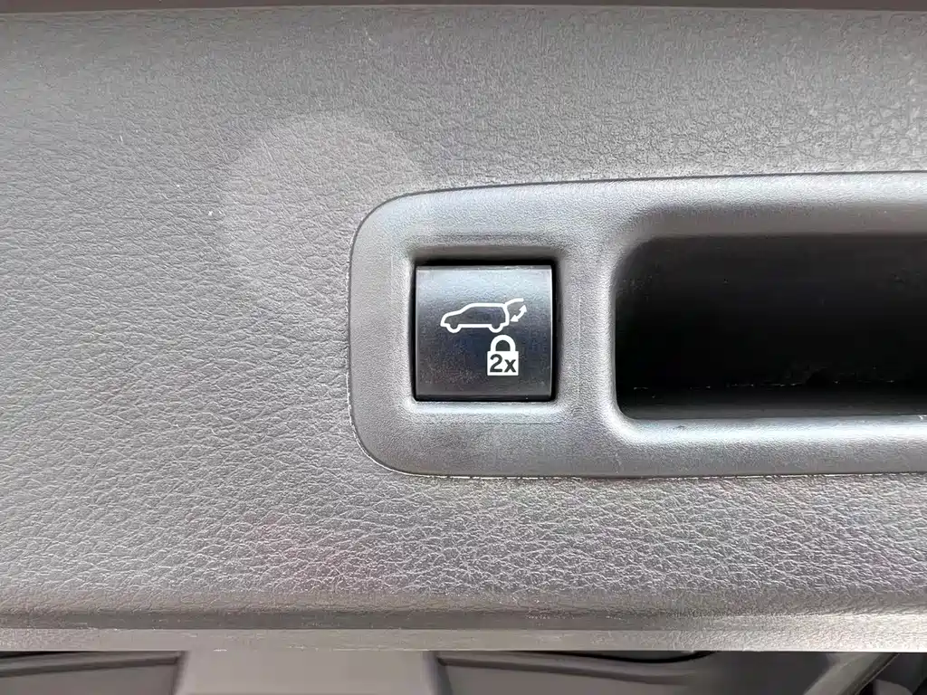 Toyota Granvia 2024 — фото 13