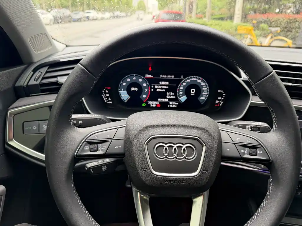 Audi Q3 2022 — фото 11