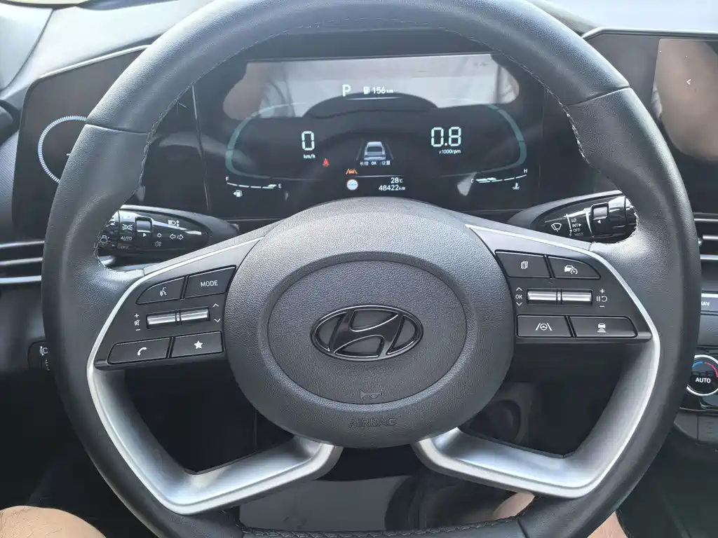 Hyundai Elantra 2023 — фото 11