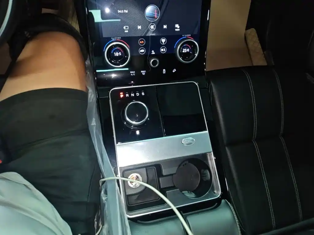 Land Rover Range Rover Velar 2019 — фото 14