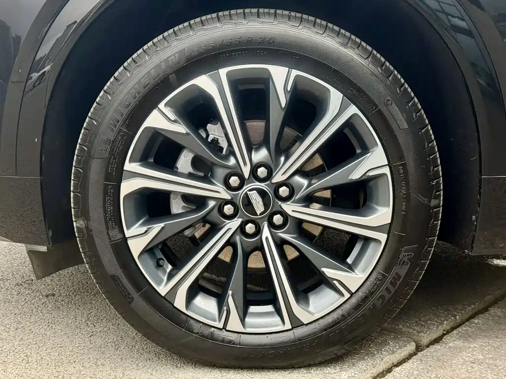 Cadillac XT5 2024 — фото 13