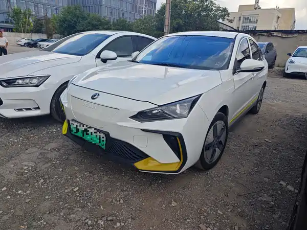 Dongfeng E70 2022