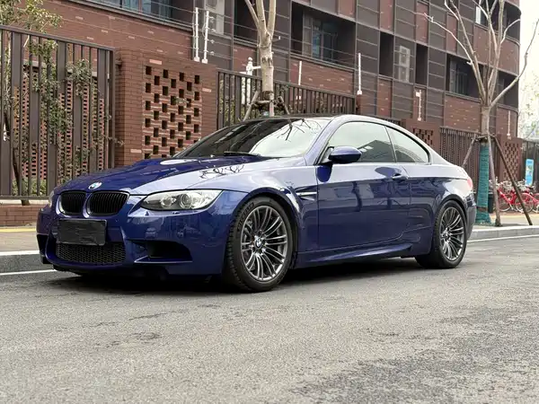 BMW M3 2011