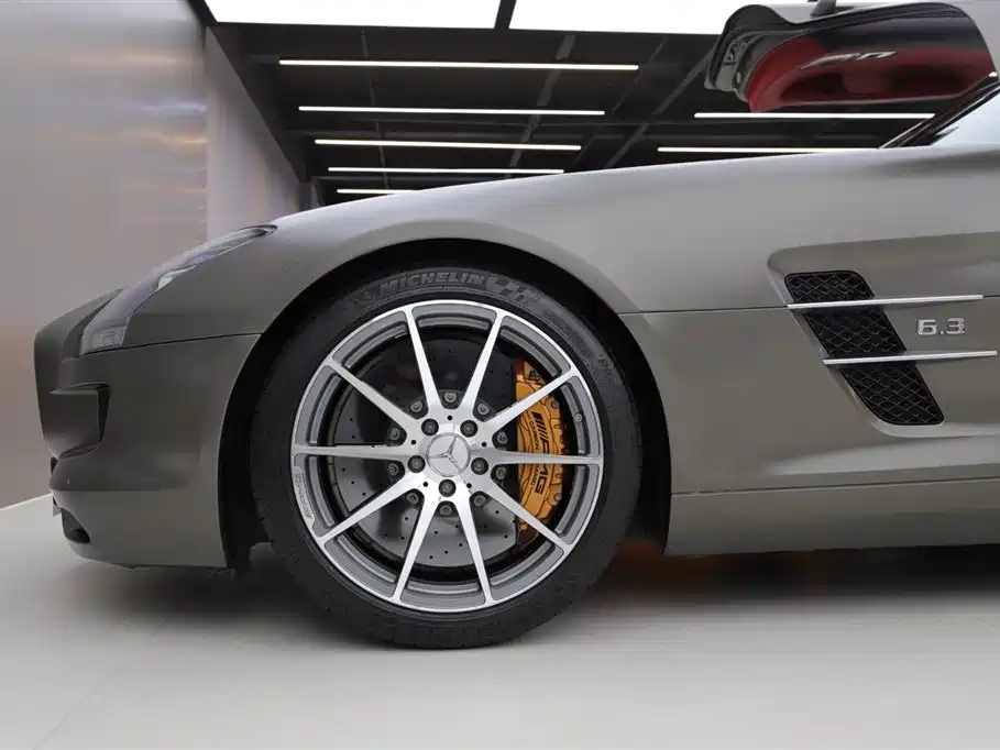 Mercedes-Benz SLS AMG 2012 — фото 13