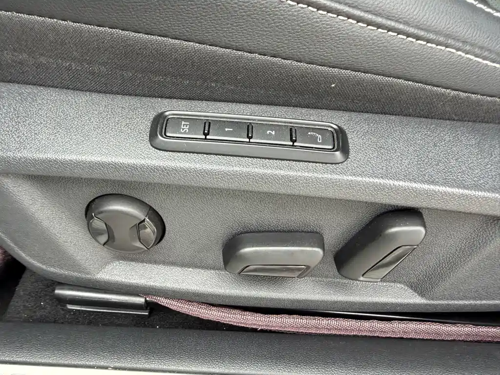 Volkswagen Passat 2022 — фото 19