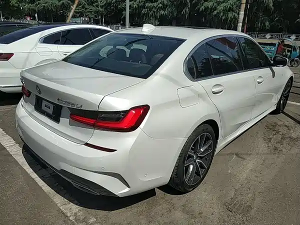 BMW 3 Series 2021