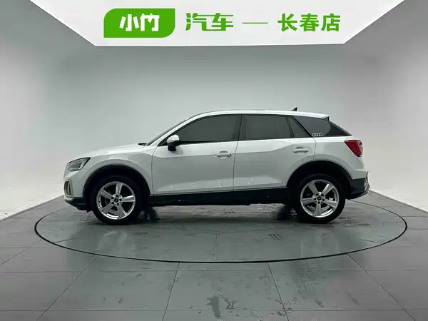 Audi Q2L 2023