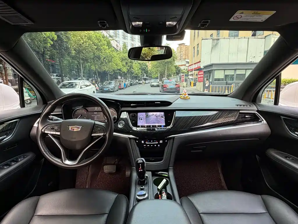 Cadillac XT6 2022 — фото 13