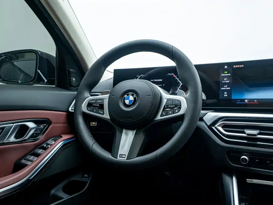BMW 3 Series 2023 — фото 16