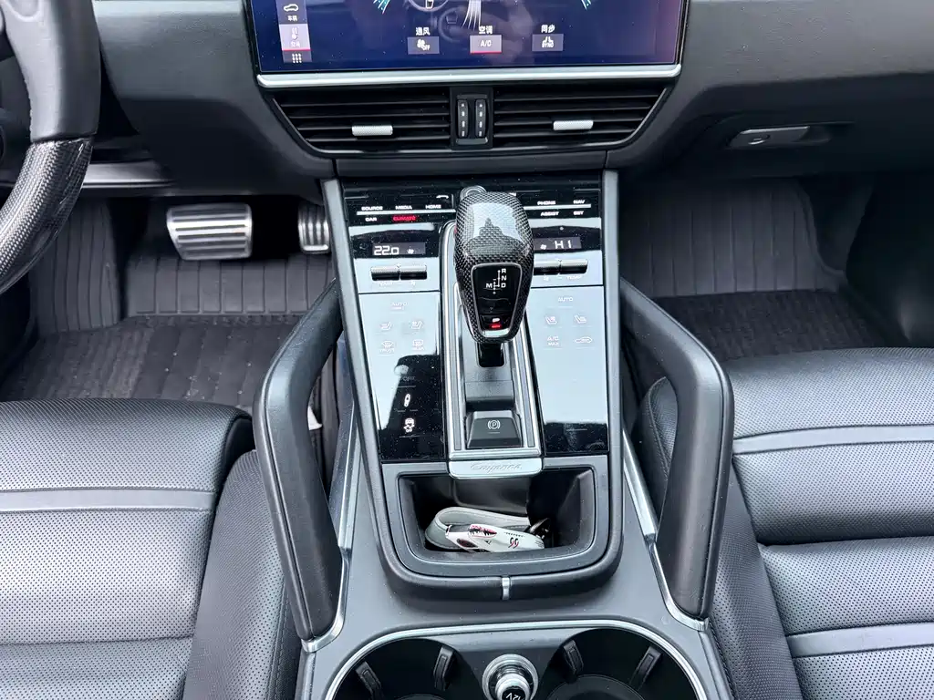 Porsche Cayenne 2020 — фото 10