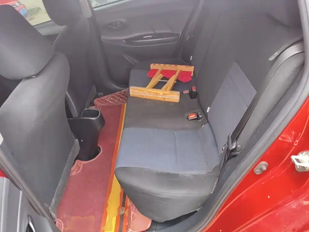 Toyota Yaris L 2018 — фото 17
