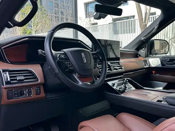 Lincoln Navigator 2022