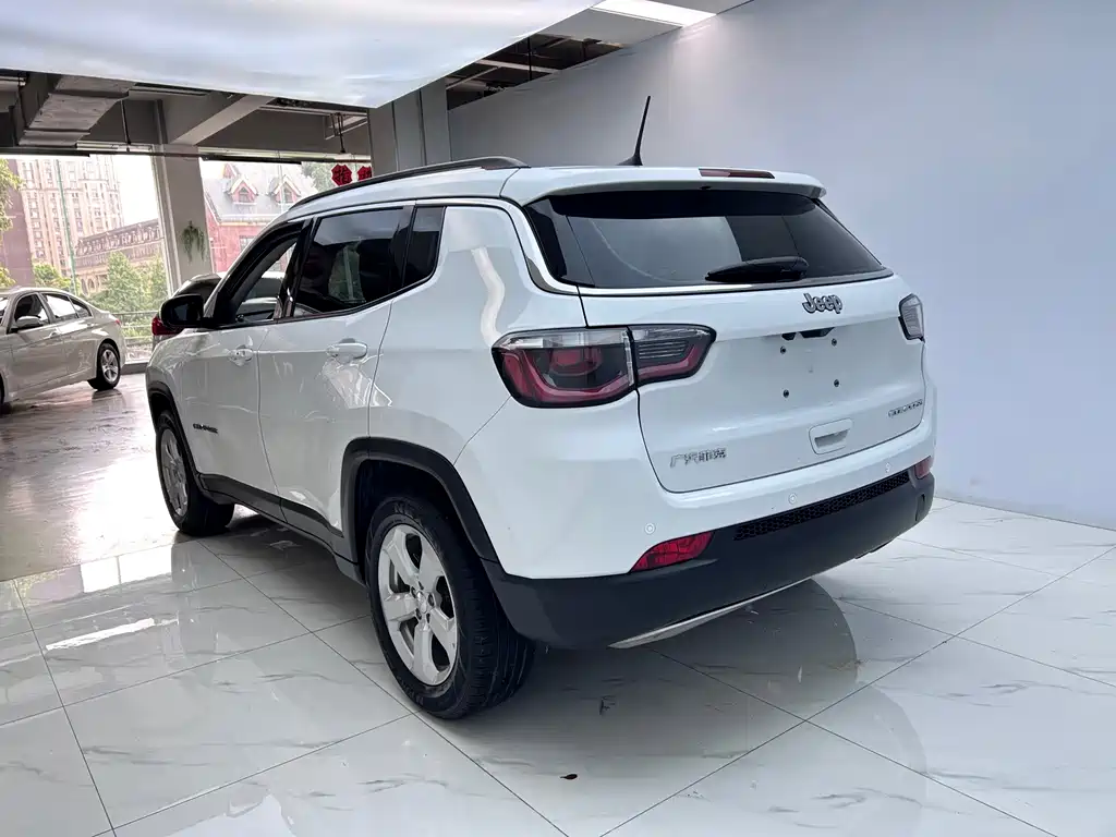 Jeep Compass 2021 — фото 5