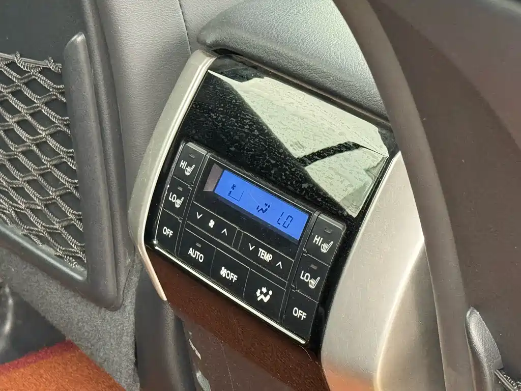 Toyota Prado 2020 — фото 10