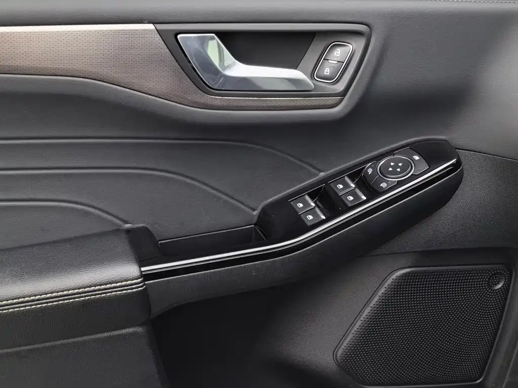 Ford Edge 2023 — фото 19