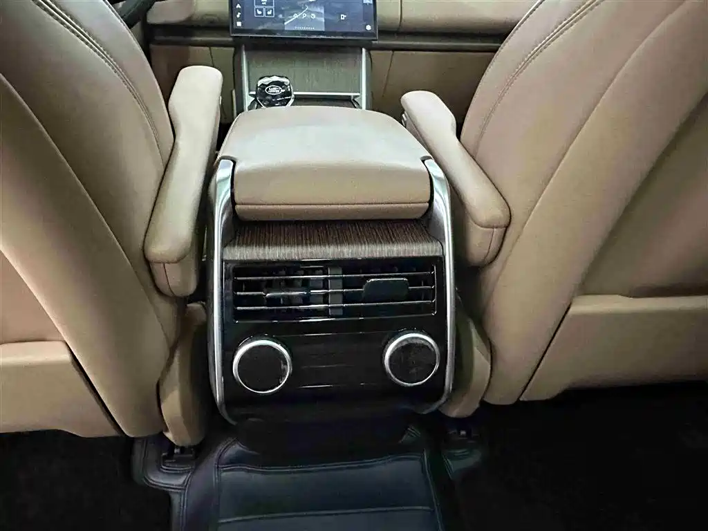 Land Rover Range Rover 2024 — фото 12