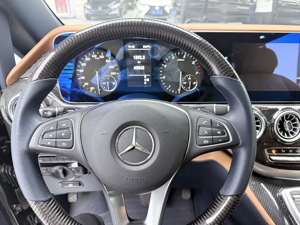 Mercedes-Benz Vito 2023 — фото 13
