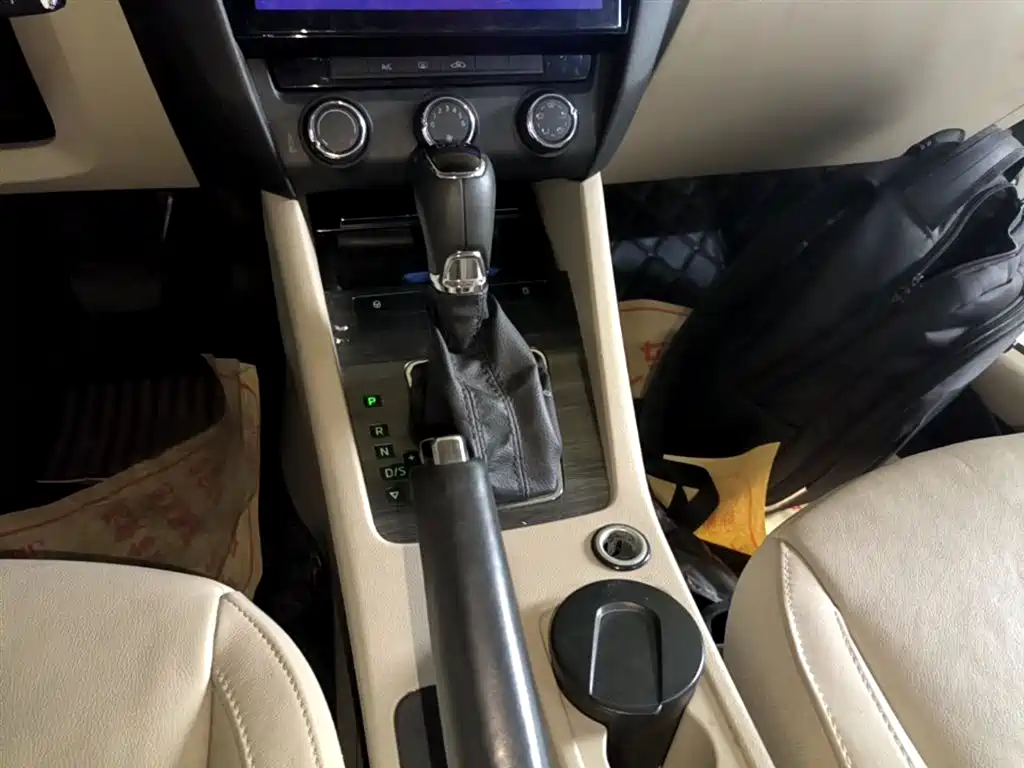 Skoda Octavia 2015 — фото 14