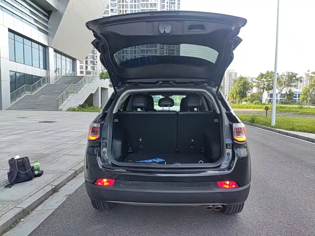Jeep Compass 2019 — фото 19