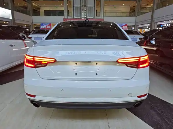 Audi A4L 2018