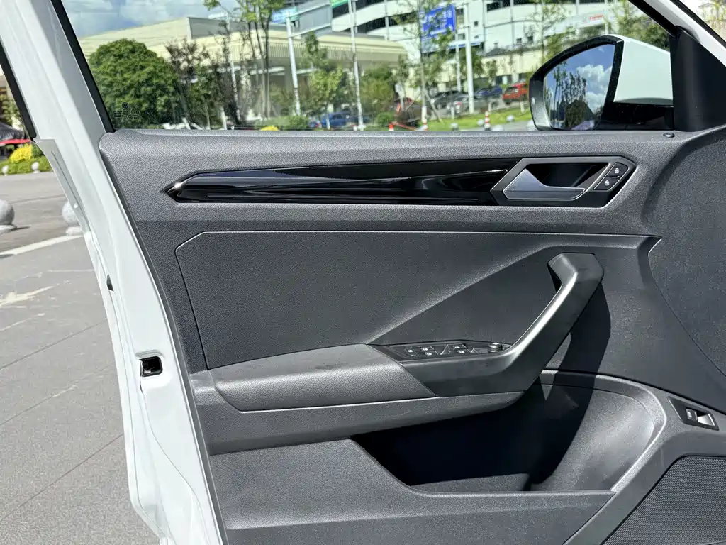 Volkswagen T-Roc 2022 — фото 20