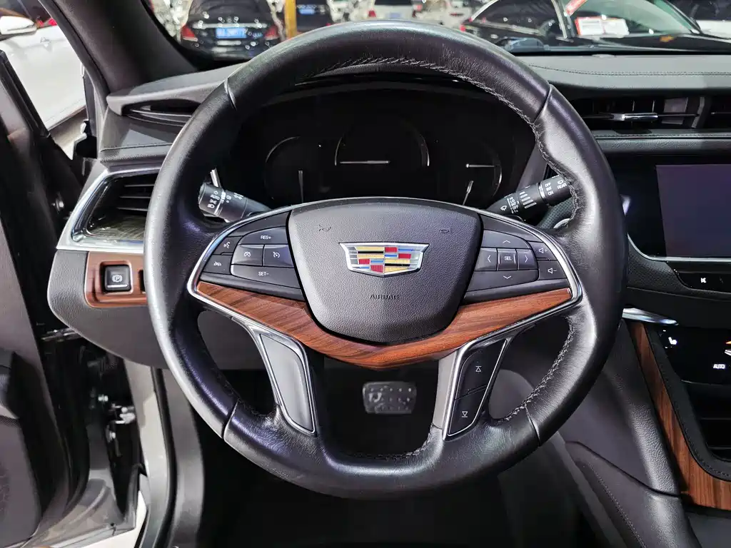 Cadillac XT5 2019 — фото 9