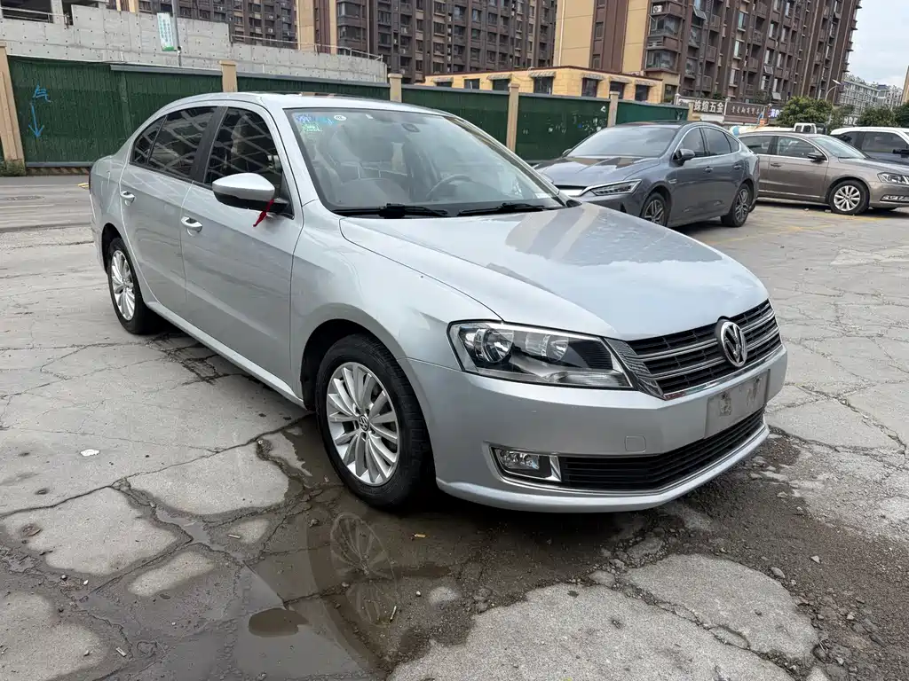 Volkswagen Lavida 2013