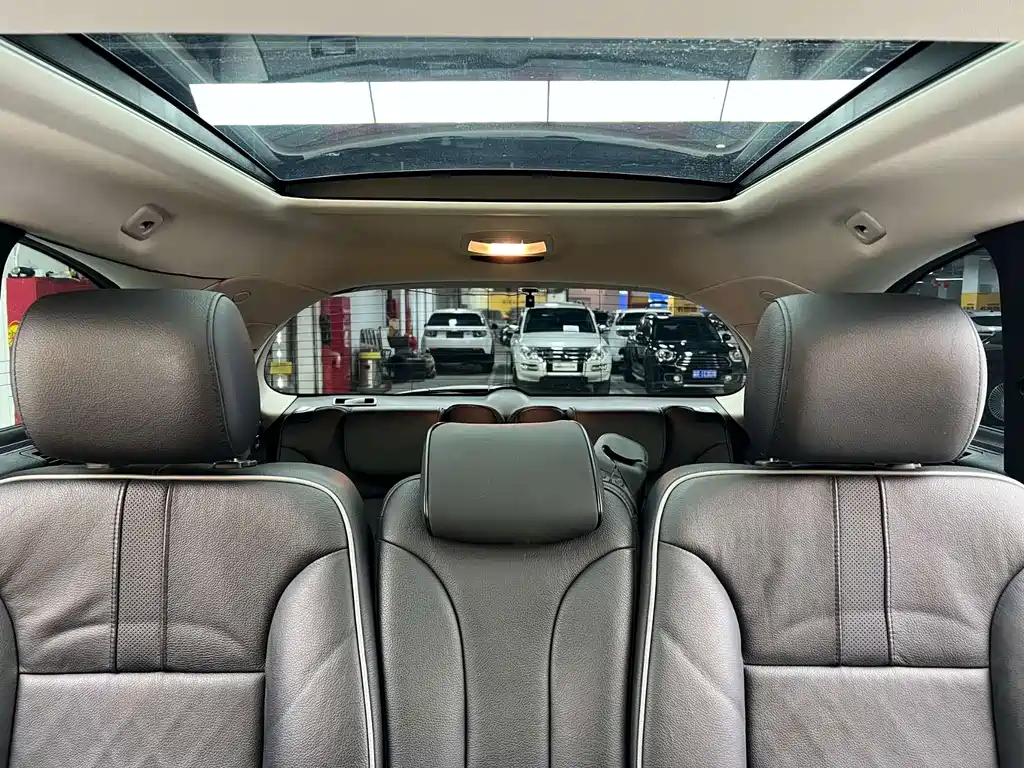 Mercedes-Benz R-Class 2017 — фото 8