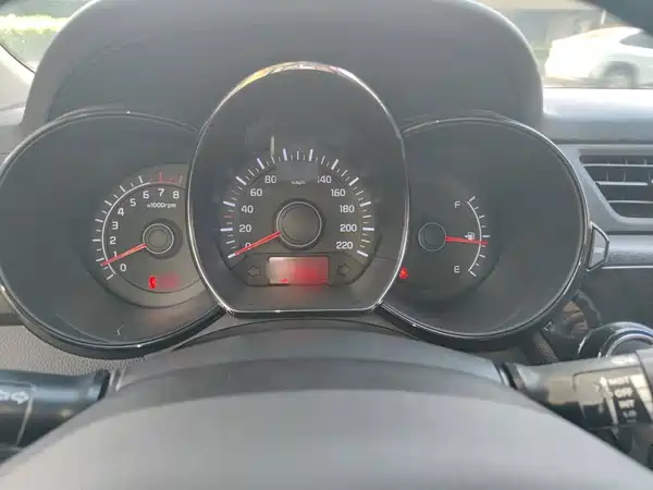 Kia K2 2014