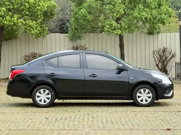 Nissan Sunny 2016