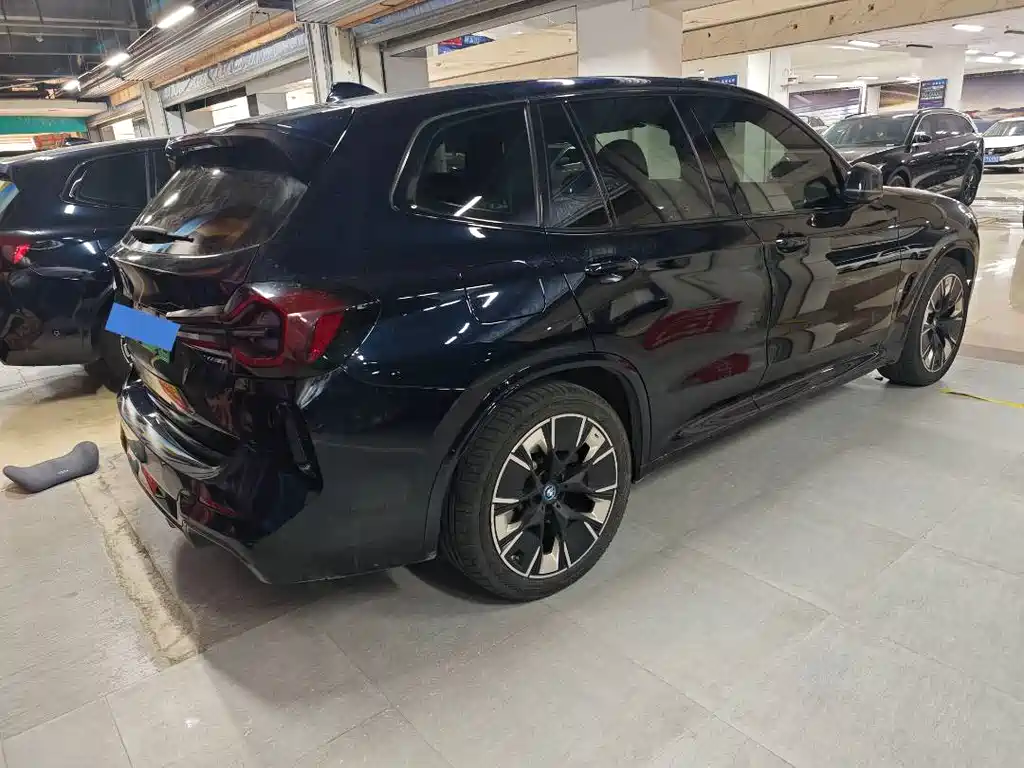 BMW iX3 2023 — фото 16