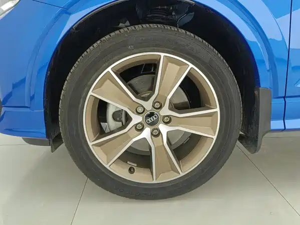 Audi Q2L 2025