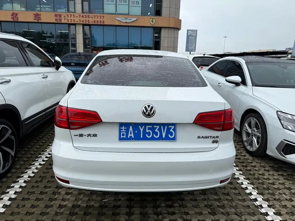 Volkswagen Sagitar 2016