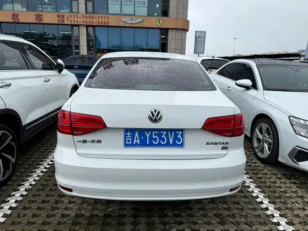 Volkswagen Sagitar 2016