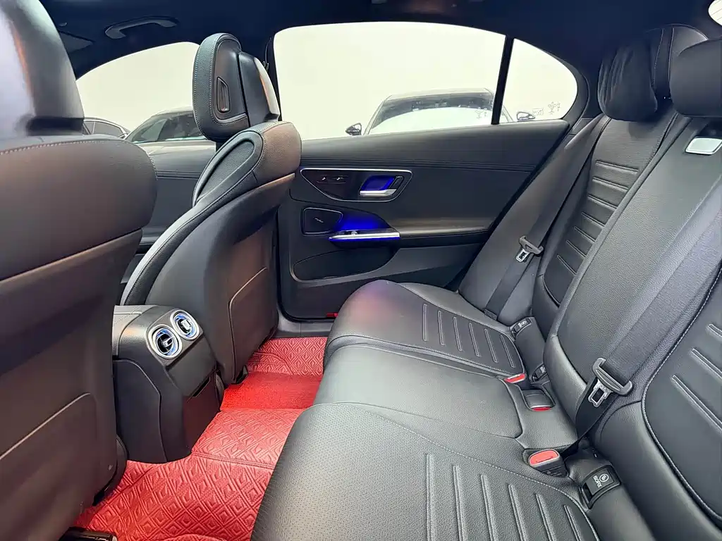 Mercedes-Benz C-Class 2023 — фото 8