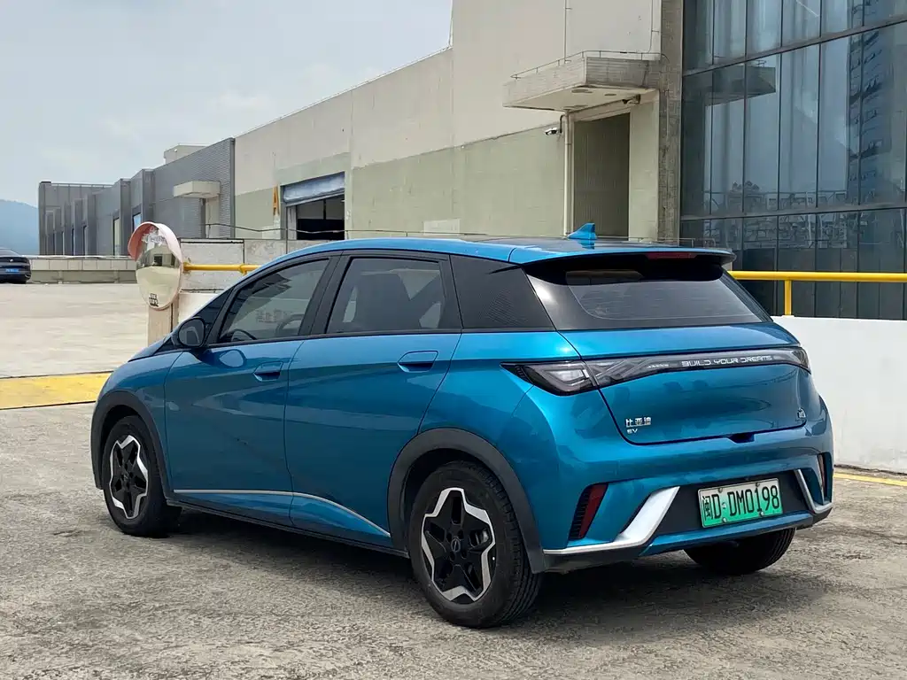 BYD Dolphin 2022