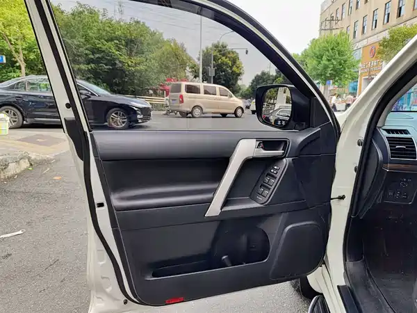 Toyota Prado 2018