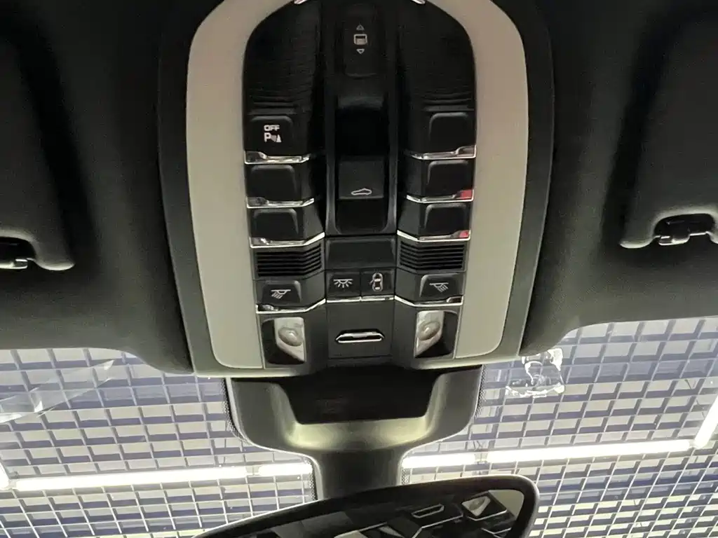 Porsche Macan 2015 — фото 17