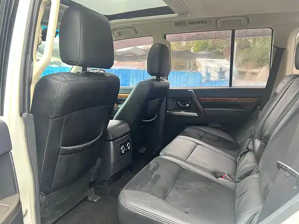 Mitsubishi Pajero 2018