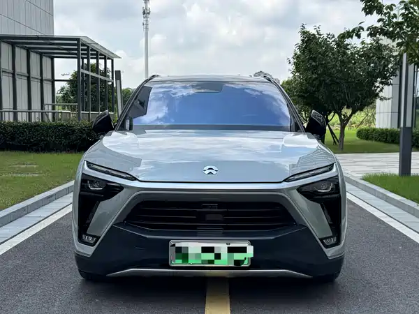NIO ES8 2021