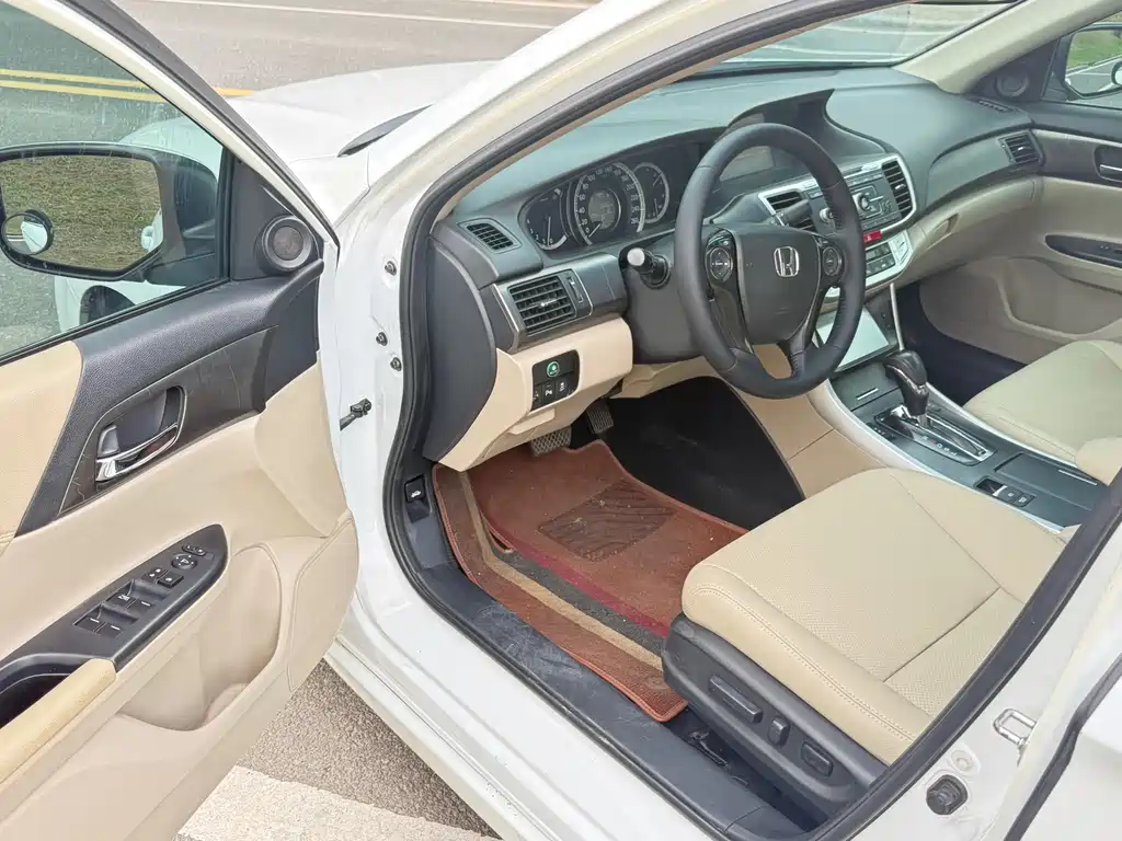 Honda Accord 2014 — фото 14