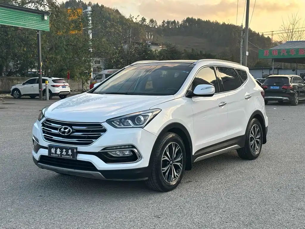 Hyundai Santa Fe 2017 — фото 1