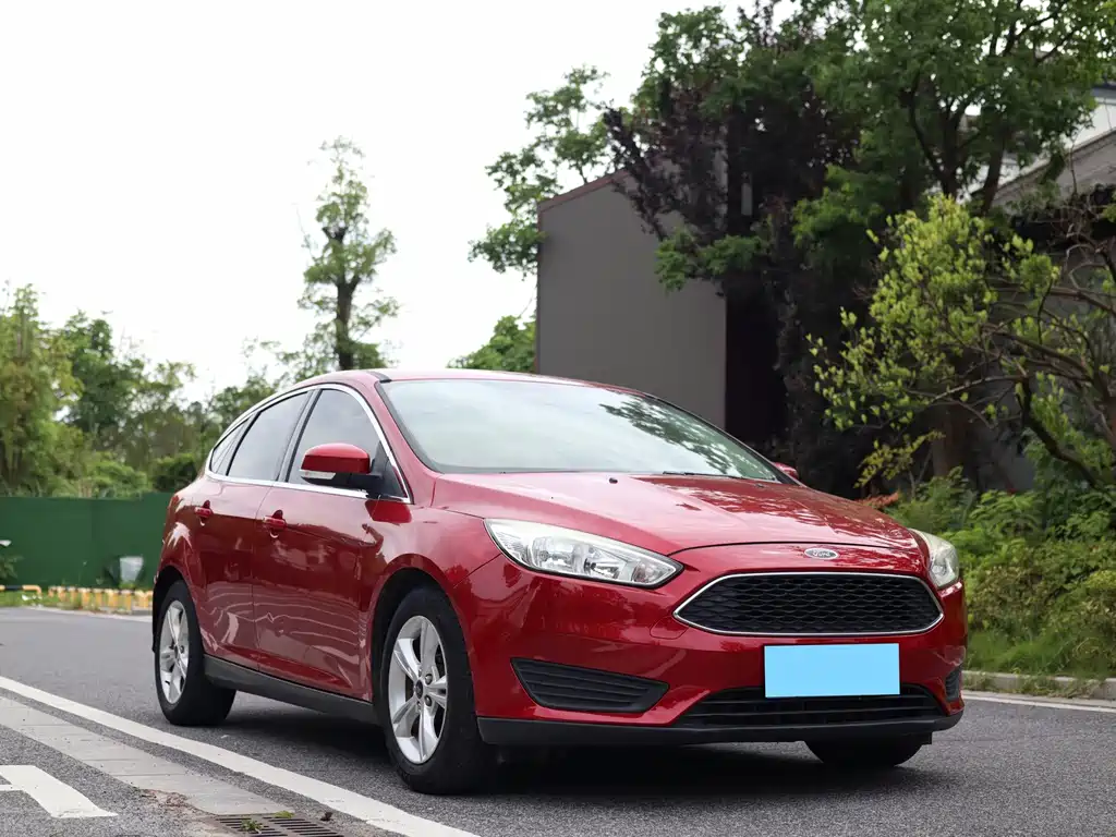 Ford Focus 2018 — фото 3