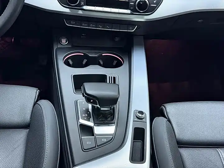 Audi A4L 2020 — фото 12