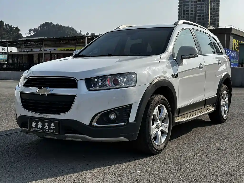 Chevrolet Captiva 2016 — фото 1