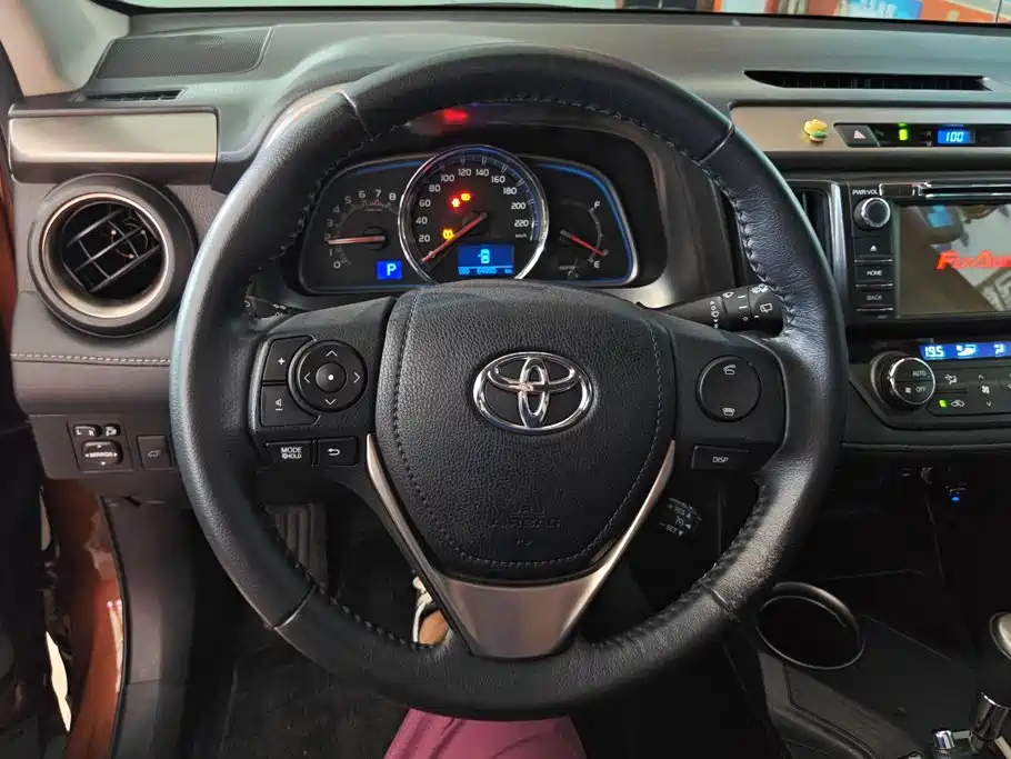 Toyota RAV4 2015 — фото 15