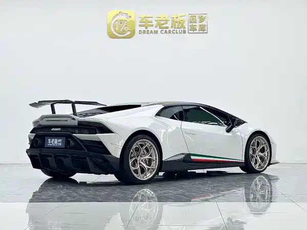 Lamborghini Huracan 2022