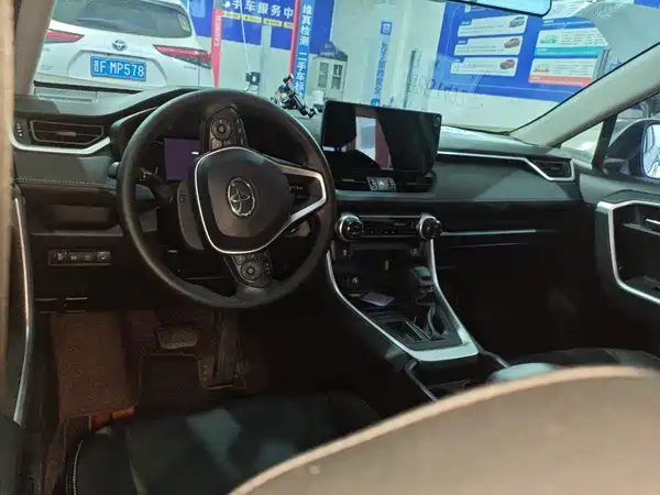 Toyota RAV4 2023