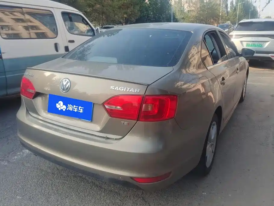 Volkswagen Sagitar 2013