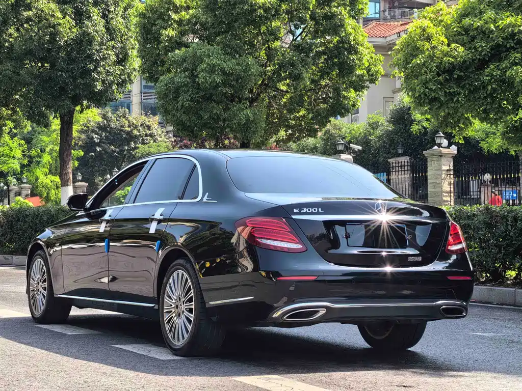 Mercedes-Benz E-Class 2020 — фото 16